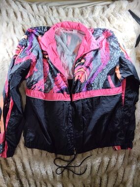Vintage-Inspired Women's Black & Hot Pink Windbreaker Jacket